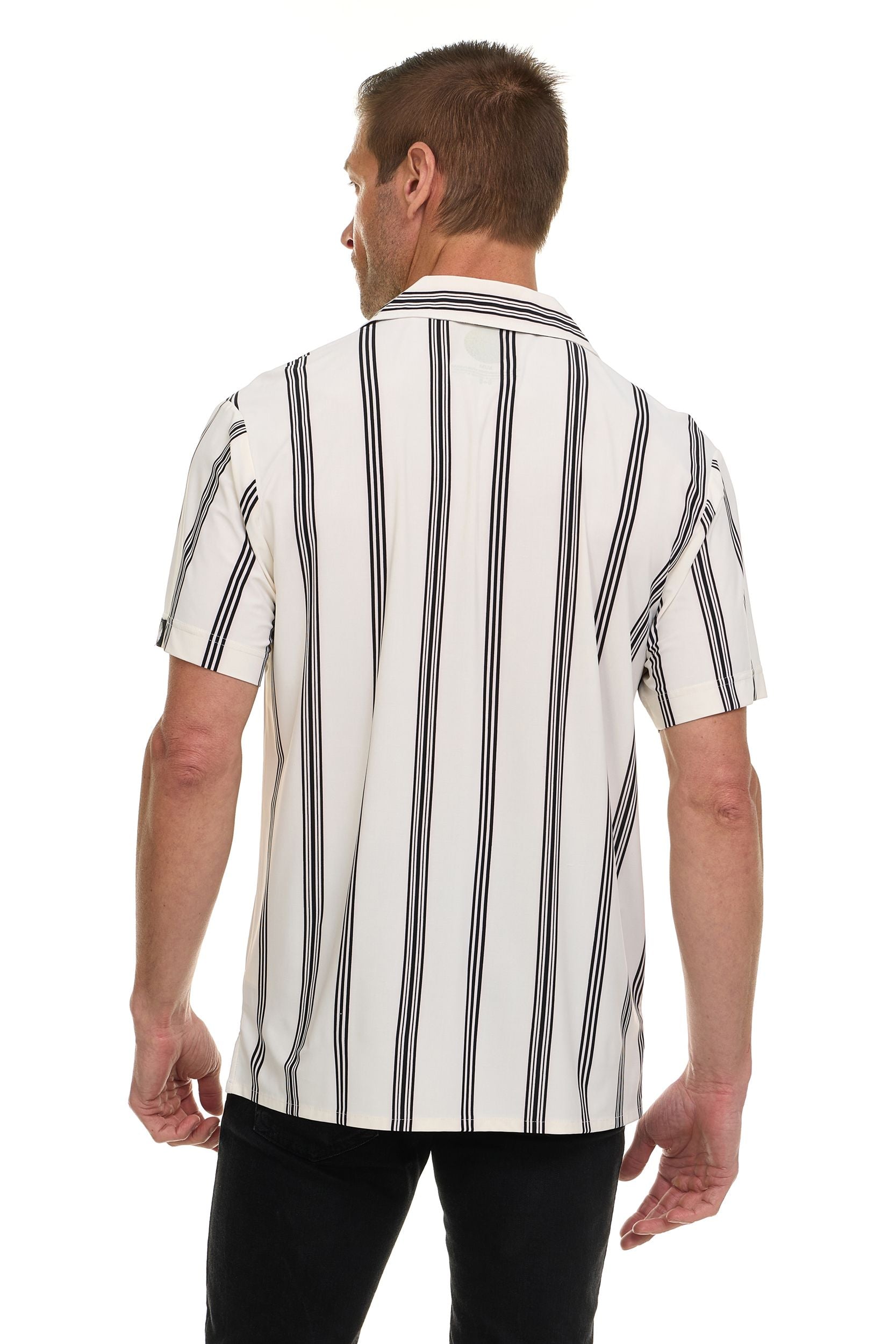 Canada Weather Gear Men’s Short Sleeve Stretch Shirt – 4-Way Super Stretch, Moisture Wicking, Wrinkle Resistant, Travel Friendly