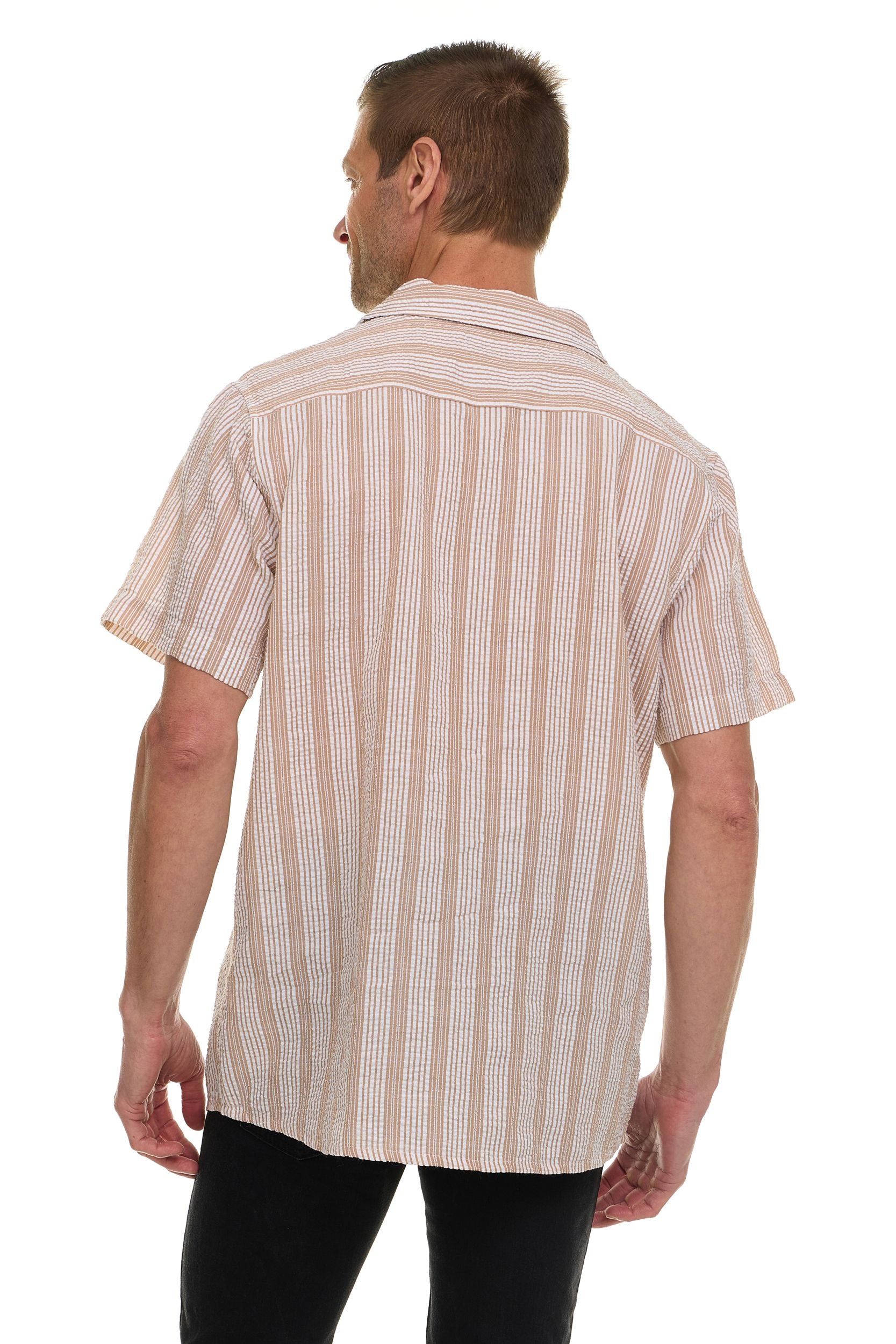 Canada Weather Gear Men’s Seersucker Button-Down Shirt – Short Sleeve Solid Textured Short Sleeve Shirt with Chest Pocket