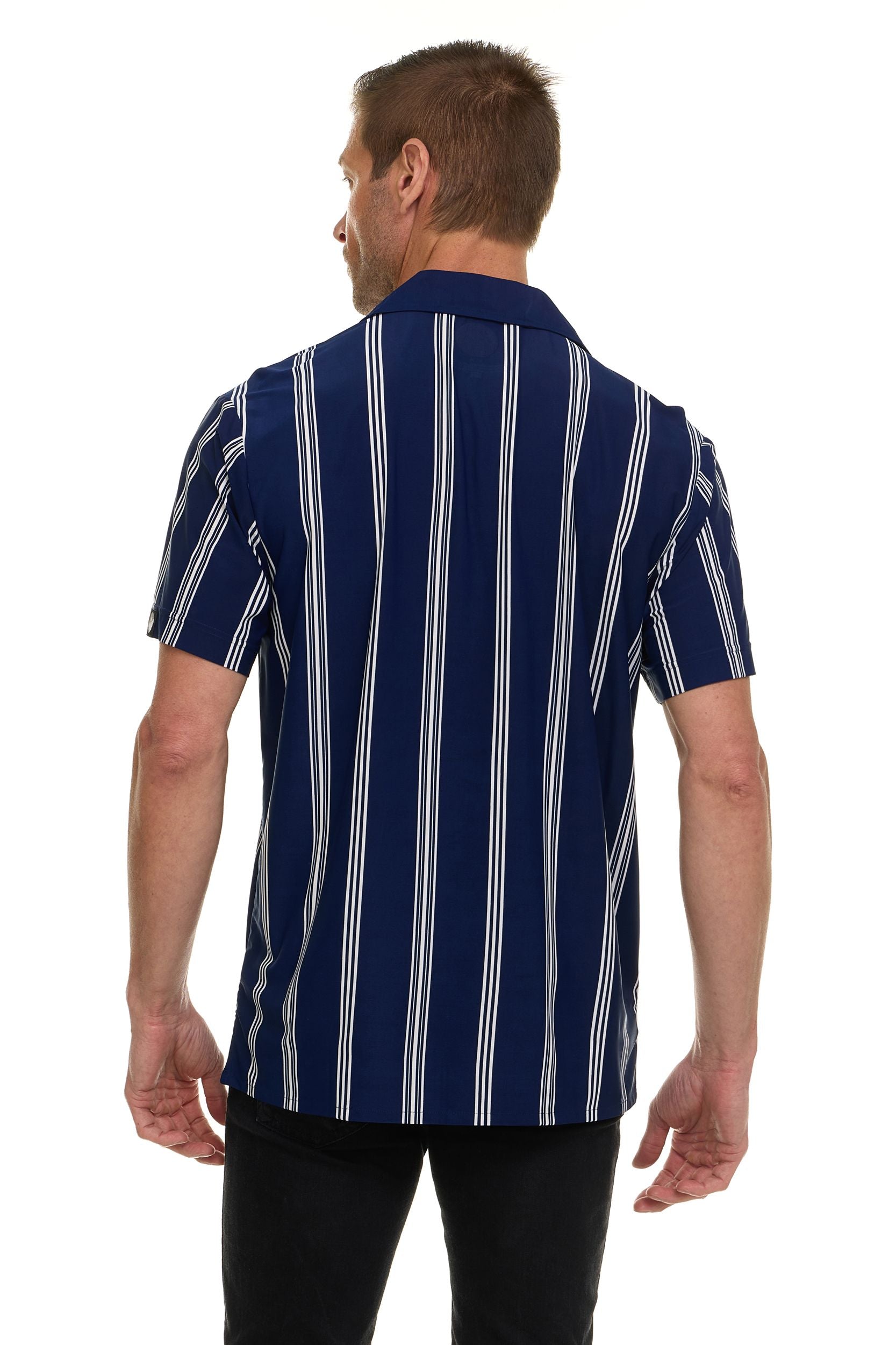 Canada Weather Gear Men’s Short Sleeve Stretch Shirt – 4-Way Super Stretch, Moisture Wicking, Wrinkle Resistant, Travel Friendly