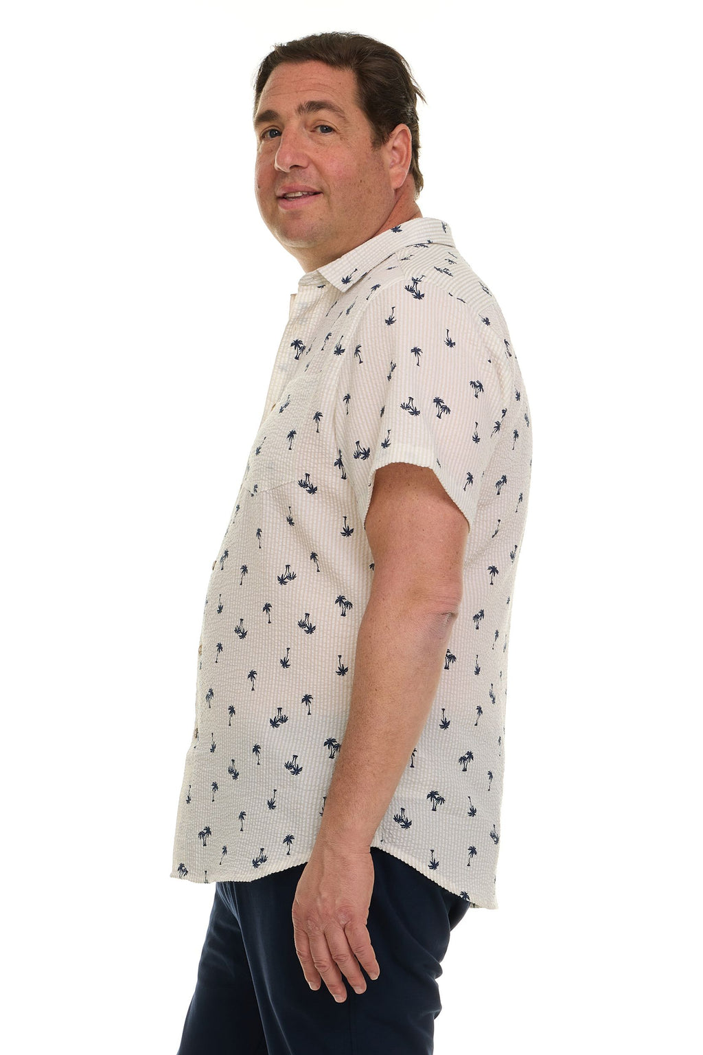 Canada Weather Gear Men’s Seersucker Short Sleeve Shirt with Allover Palm Print – Lightweight Button-Down Casual Shirt