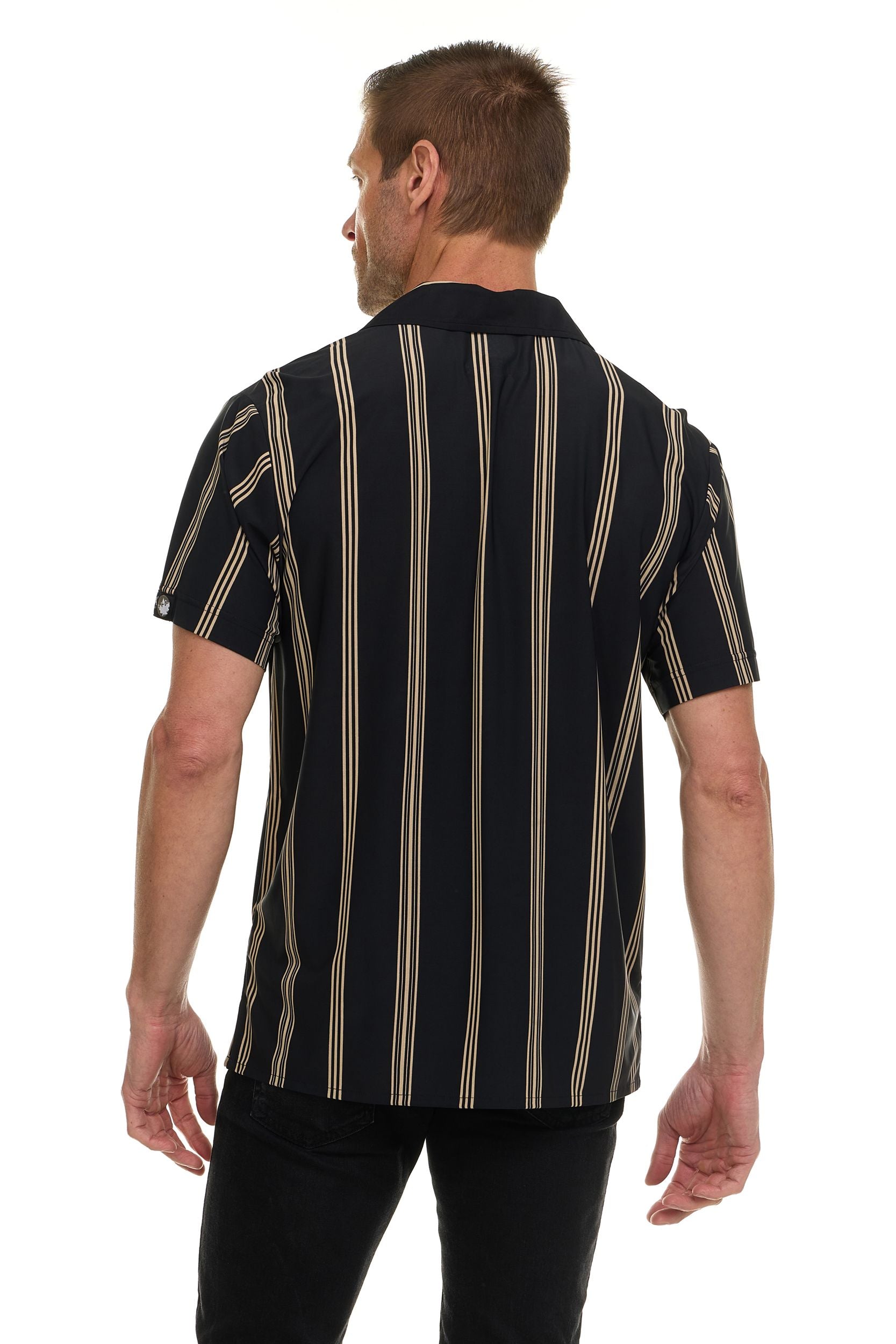 Canada Weather Gear Men’s Short Sleeve Stretch Shirt – 4-Way Super Stretch, Moisture Wicking, Wrinkle Resistant, Travel Friendly