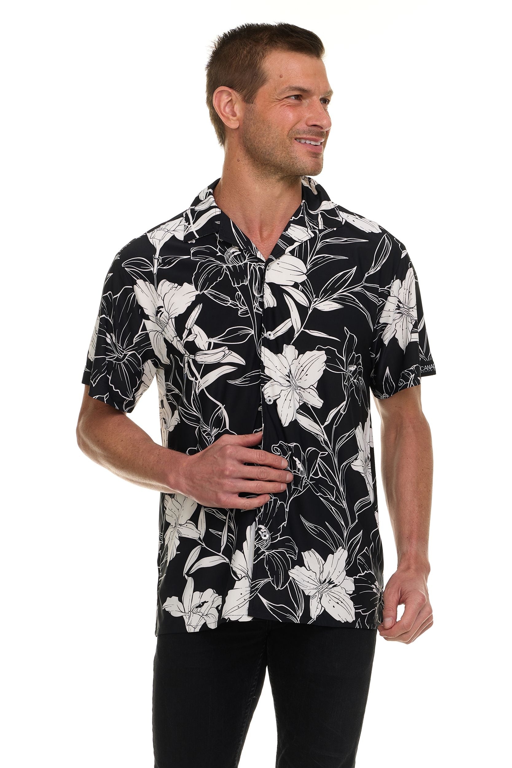 Canada Weather Gear Men’s ICE Fabric Camp Collar Shirt – Super Stretch 4-Way Stretch Button-Up Short Sleeve Shirt for Men