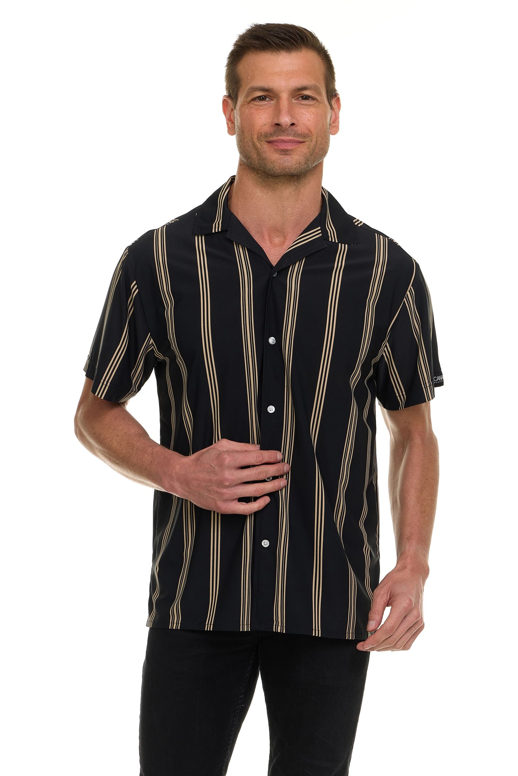 Canada Weather Gear Men’s Short Sleeve Stretch Shirt – 4-Way Super Stretch, Moisture Wicking, Wrinkle Resistant, Travel Friendly