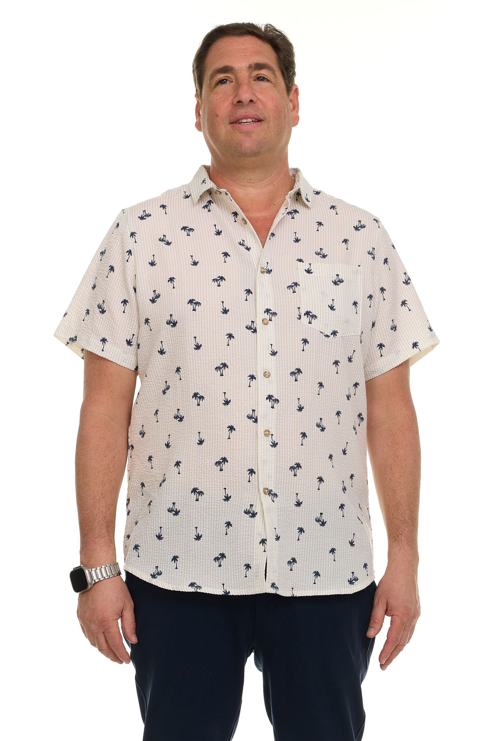 Canada Weather Gear Men’s Seersucker Short Sleeve Shirt with Allover Palm Print – Lightweight Button-Down Casual Shirt